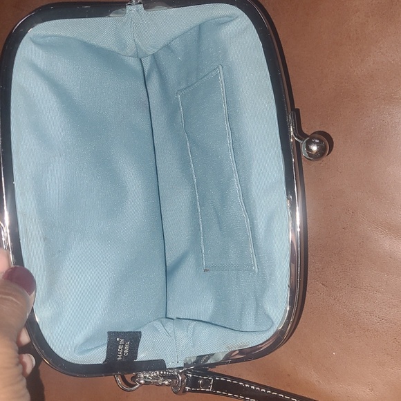 🤩Excellent Coach Snakeskin Kisslock Wristlet🤩 - Picture 4 of 5